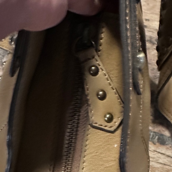 Vintage Guess Studded Brown Leather Shoulder Bag preowned - Picture 16 of 16